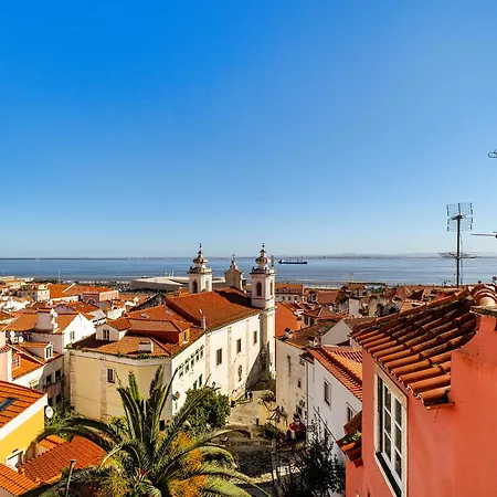 Whome Alfama Retreat Steps From Santa Luzia Viewpoint