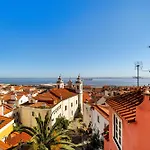 Whome Alfama Retreat Steps From Santa Luzia Viewpoint